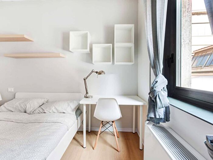 Appartamento con 6 locali in affitto in Via Privata Deruta, Udine, Milano