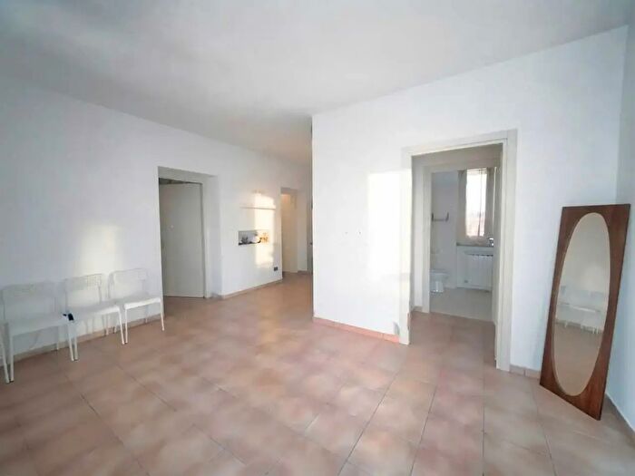 Appartamento trilocale in vendita in Via Luigi Calastri, Cesano Maderno