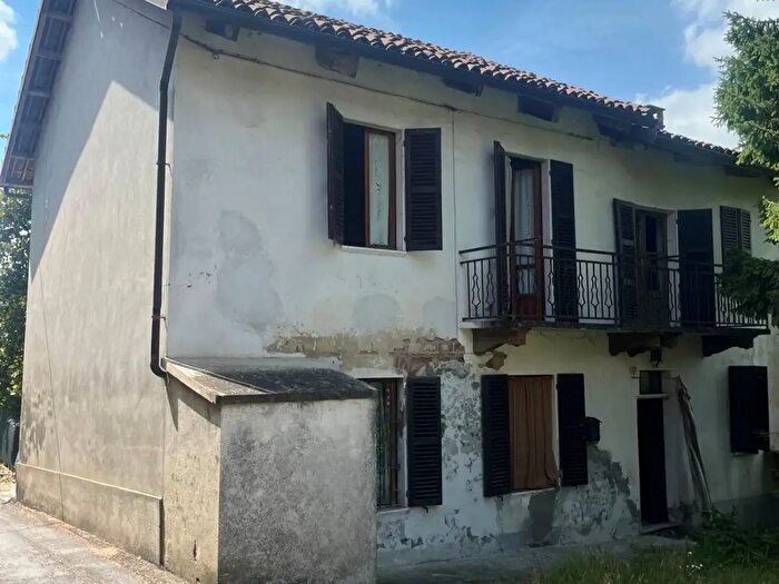 Casa con 8 locali in vendita in Via Casasco, Camerano Casasco