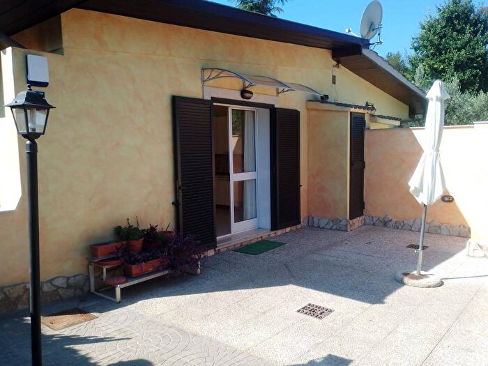 Casa trilocale in affitto in Via Francesco Aquilanti, Casal Lumbroso, Roma