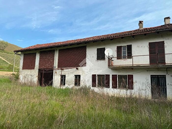 Casa quadrilocale in vendita in Località Tinella, Neviglie