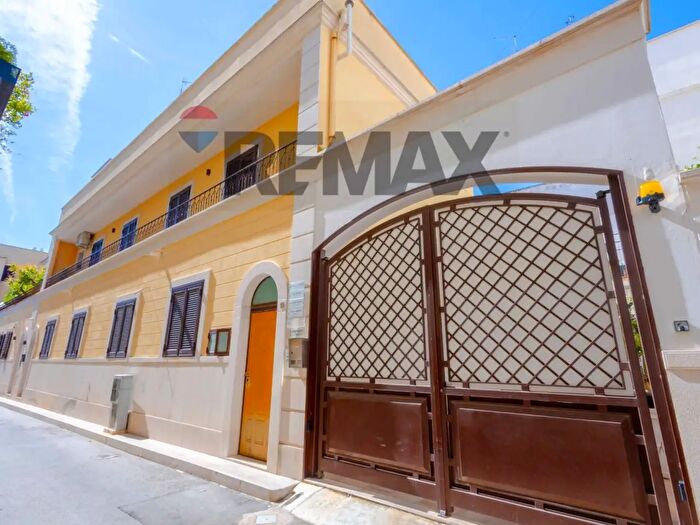 Appartamento trilocale in vendita in Via Luigi Settembrini, Bitonto
