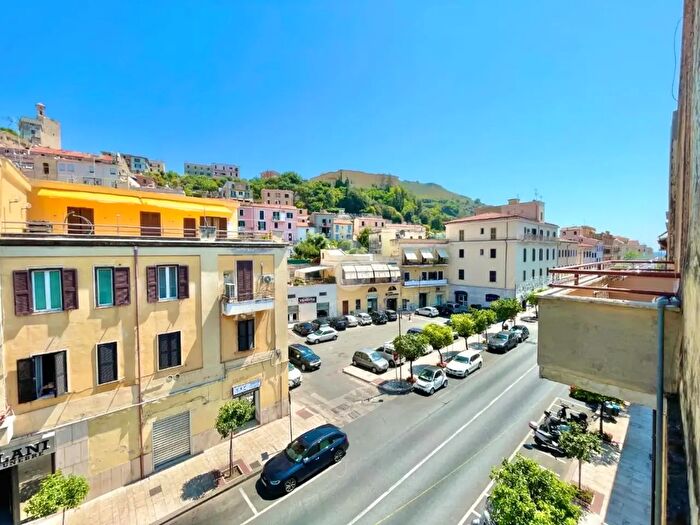 Appartamento trilocale in vendita in Via Lungolinea Pio VI, Terracina