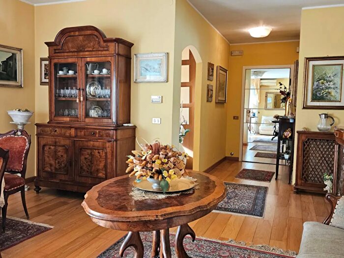 Appartamento con 5 locali in vendita in Venezia