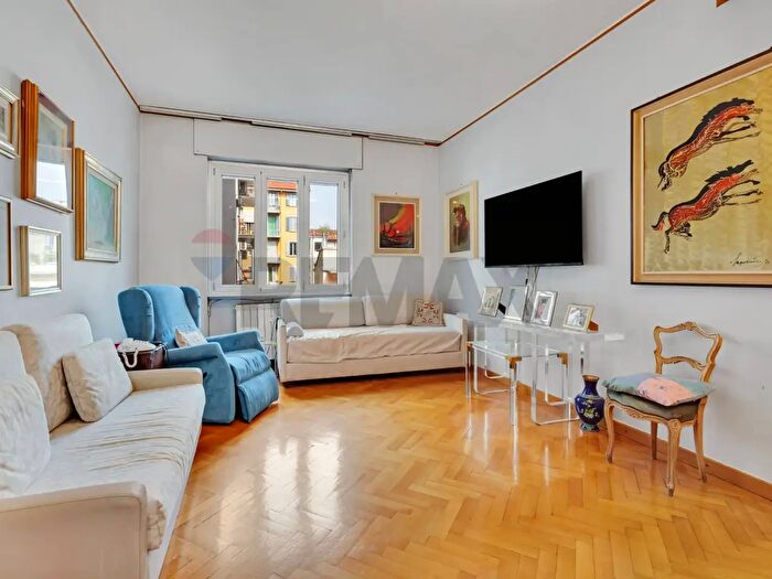 Appartamento trilocale in vendita in Via Piranesi, Milano