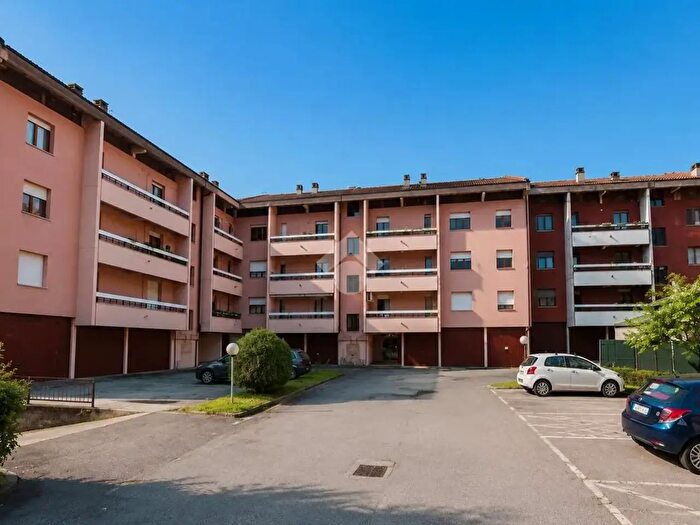 Appartamento con 5 locali in vendita in Via Reghenzani, Sondrio