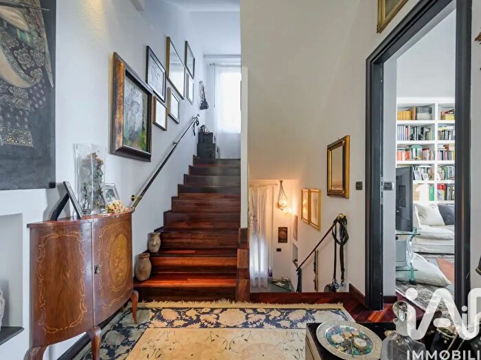 Casa con 10 locali in vendita in Via Modugno, Genova