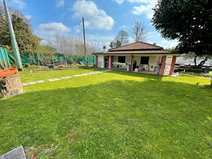 Casa trilocale in vendita in Via della Pace, Ameglia