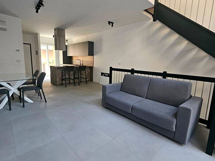 Casa trilocale in affitto in STILICONE, Cenisio, Milano