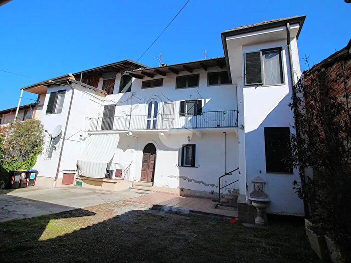 Casa con 6 locali in vendita in Vicolo Trieste, Brandizzo