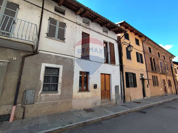 Casa con 6 locali in vendita in Vittorio Emanuele II, Riva Presso Chieri