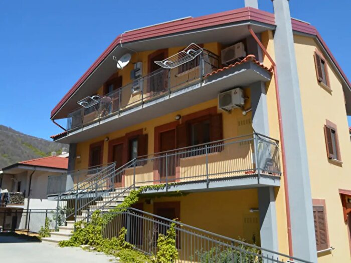 Appartamento quadrilocale in vendita in Via Guanni, Marano Marchesato