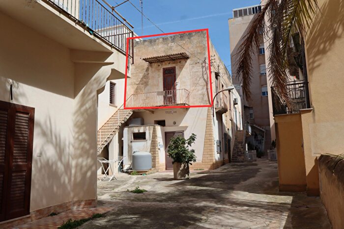 Casa trilocale in vendita in Piazza Guglielmo Marconi, Marsala