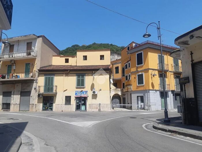 Casa con 7 locali in vendita in Largo San Biagio, Nocera Inferiore