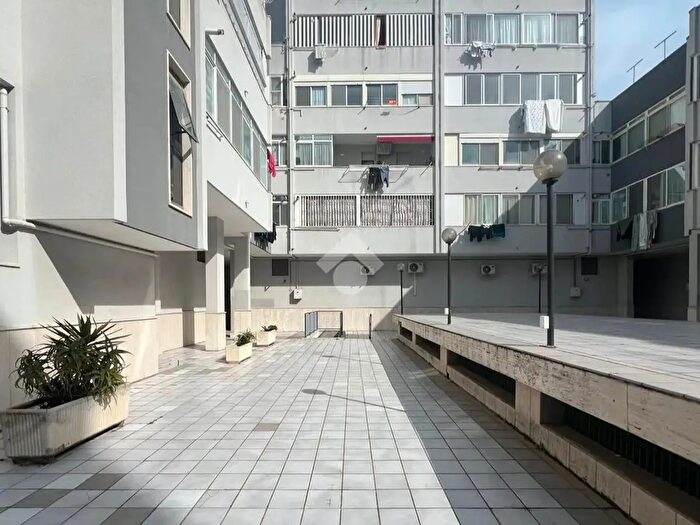 Appartamento quadrilocale in vendita in Via Mecenate, Brindisi