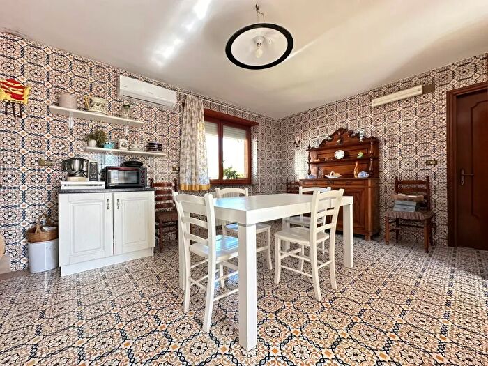 Appartamento quadrilocale in vendita in Via Pirandello Snc, Minturno