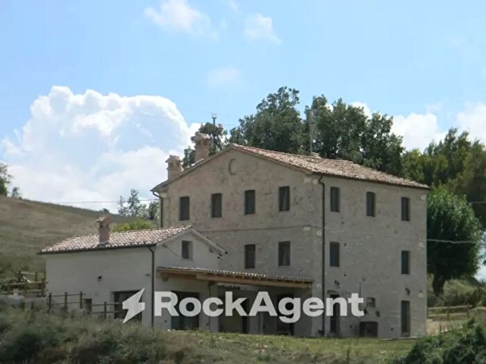 Casa con 6 locali in vendita in Frazione Costa, Arcevia