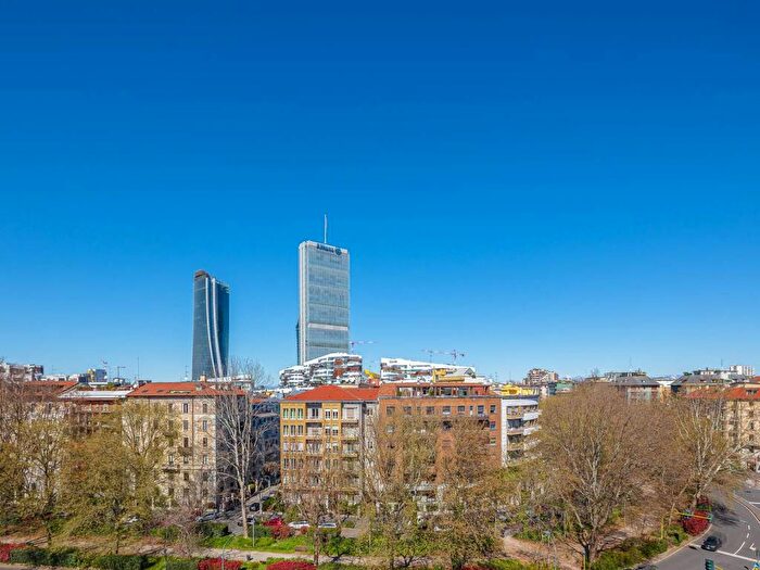 Casa con 5 locali in affitto in Via Tiziano, Pagano, Milano