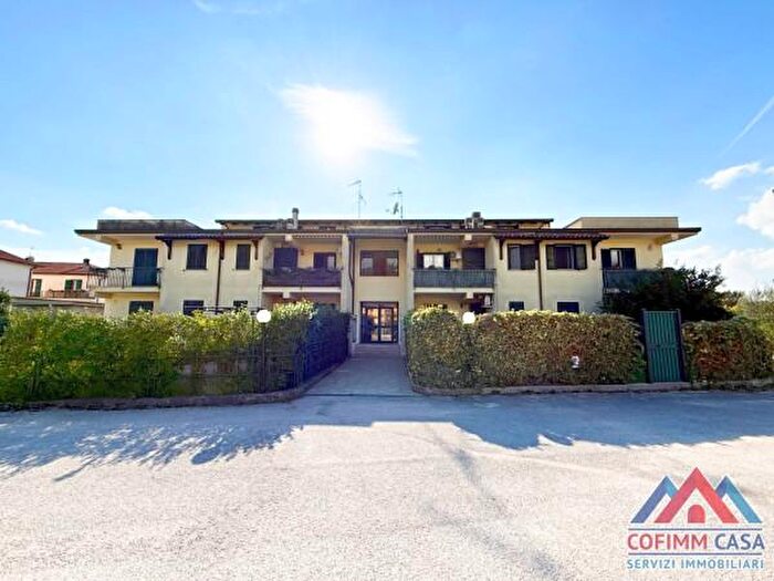 Appartamento con 5 locali in vendita in Via Stella, Broccostella