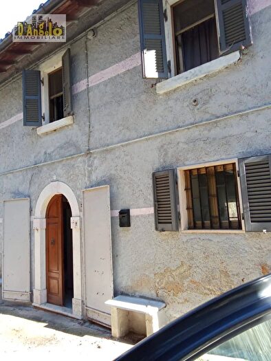Casa con 10 locali in vendita in Frazione Favalanciata, Acquasanta Terme
