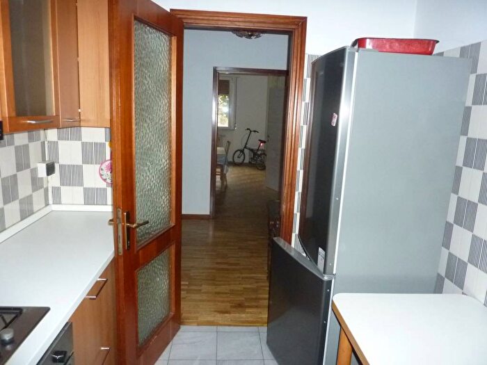 Appartamento con 5 locali in affitto in Via La Spezia, Villetta, Parma