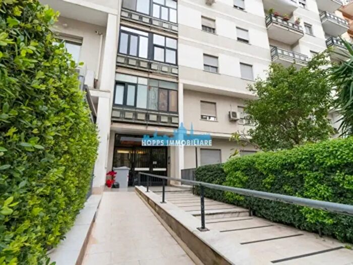 Appartamento con 5 locali in vendita in Viale Strasburgo, Palermo