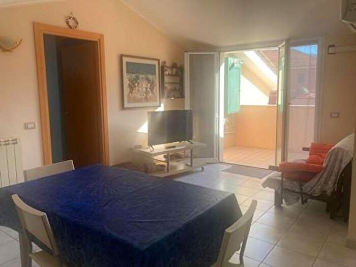 Appartamento trilocale in vendita in Via Cavalier Perseghini, Albenga