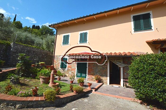 Casa con 9 locali in vendita in Ntonio, Capannori