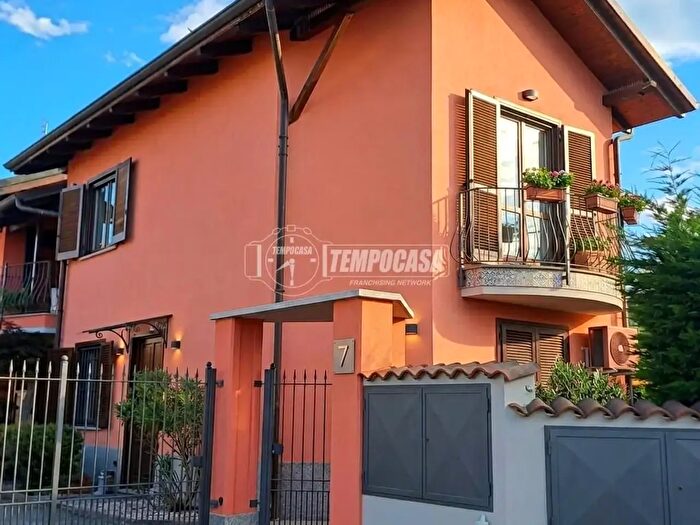 Casa con 5 locali in vendita in Via Alfonso Lamarmora, San Gillio