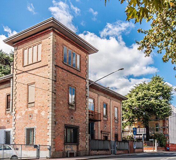 Casa con 5 locali in vendita in Via Galvani, Imola