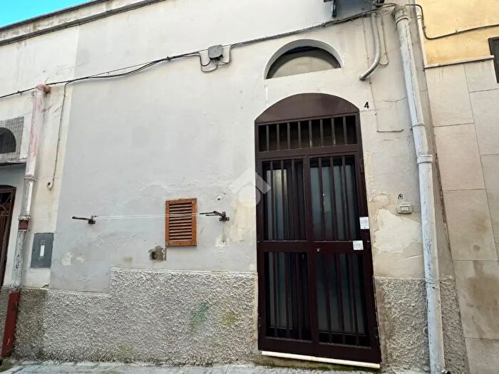 Casa monolocale in vendita in Vico Pietro Giannone, Canosa Di Puglia