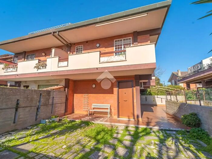 Casa con 5 locali in vendita in Via del Fontanile Anagnino, Roma