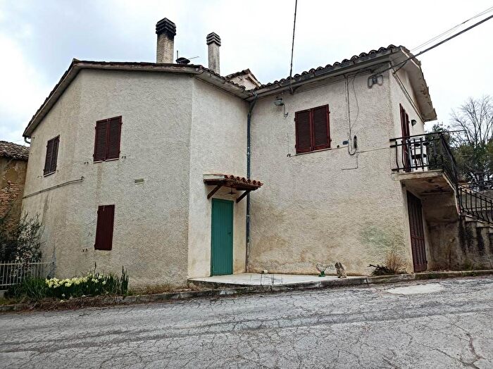 Casa quadrilocale in vendita in San Severino Marche