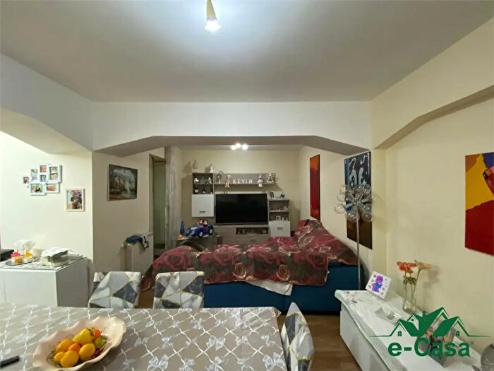 Appartamento con 5 locali in vendita in Via Locoteta, Messina