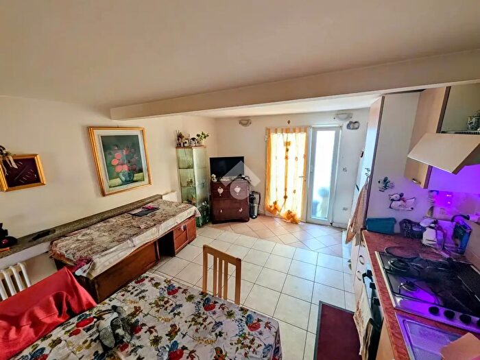 Appartamento trilocale in vendita in Via Borgata, Coriano