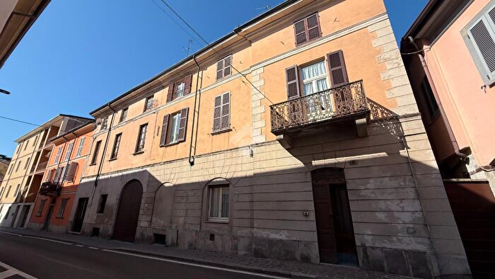 Appartamento quadrilocale in vendita in Via Cavour, Stradella