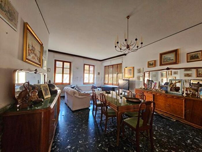 Appartamento con 6 locali in vendita in Via Silvio E Francesco Ciccarone, Vasto