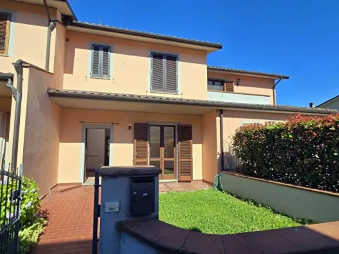 Casa con 6 locali in vendita in Via Michelangelo Buonarroti, Barga