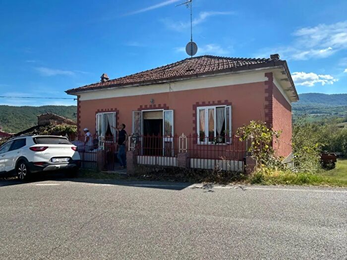 Casa trilocale in vendita in Vicanino, Lugagnano Val D'Arda