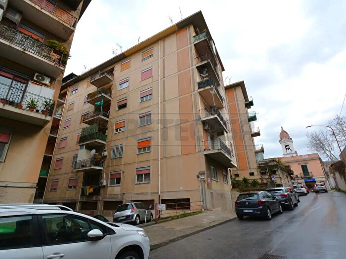Appartamento trilocale in vendita in Via Antonino Siligato, Messina
