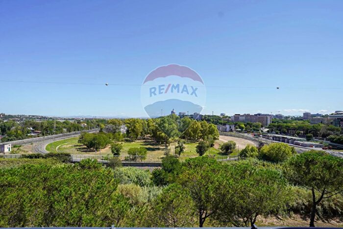 Appartamento quadrilocale in vendita in Via Durban, Roma