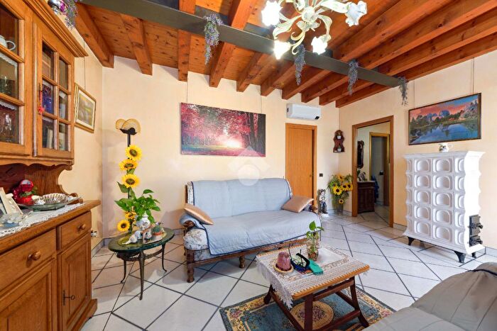 Casa con 7 locali in vendita in Via Barbato, Mirano