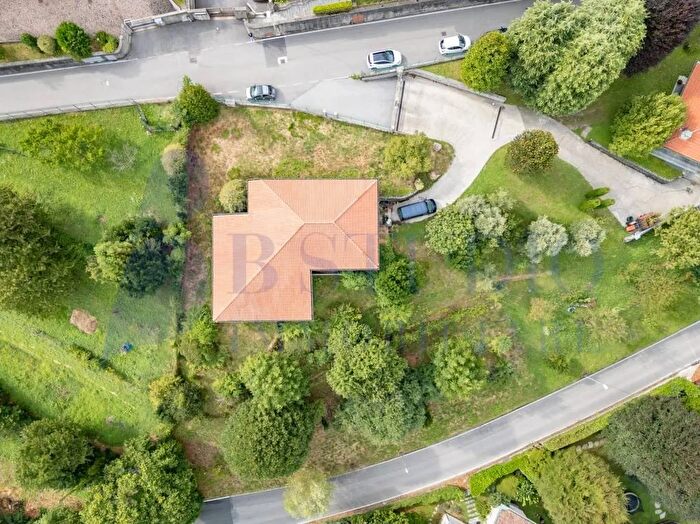 Casa con 6 locali in vendita in Via Campesone Galbiate, Galbiate