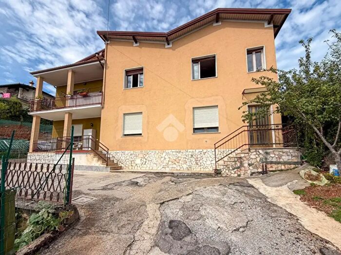 Appartamento trilocale in vendita in Via I Maggio, Serle
