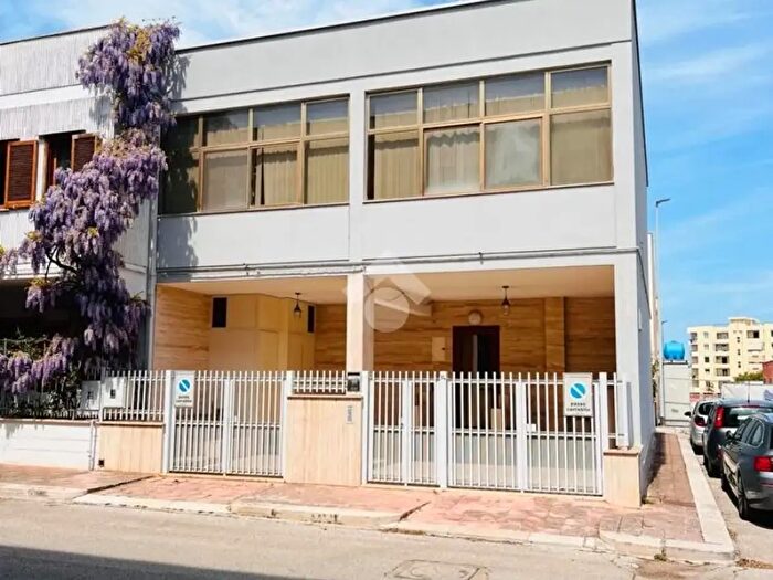 Casa con 5 locali in affitto in Via Fratelli Rosselli, Casamassima