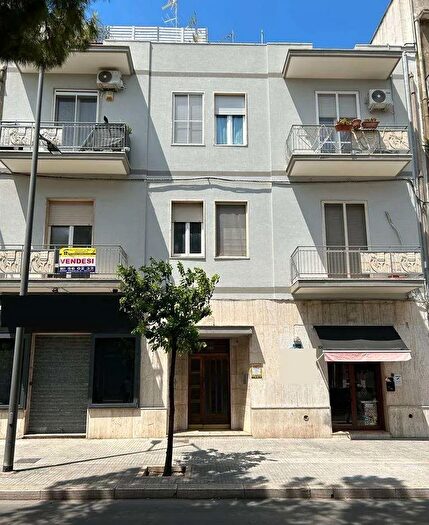 Appartamento quadrilocale in vendita in Viale Commenda Brindisi, Brindisi