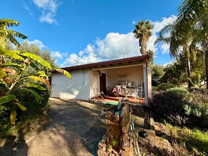 Casa con 5 locali in vendita in Trappeto Via Salvatore di Gaetano, Trappeto