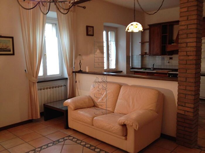 Appartamento trilocale in affitto in Via Commerciale, Scorcola, Trieste