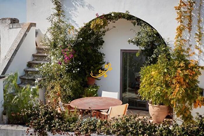 Appartamento con 9 locali in vendita in Via Forno Santo Stefano, Putignano