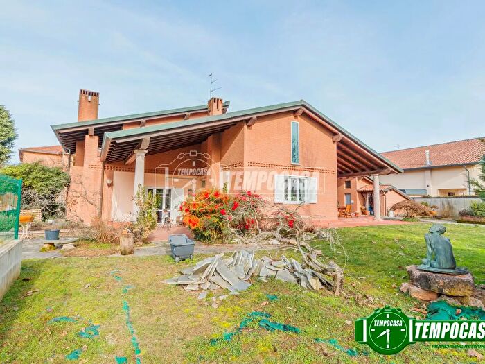 Casa con 5 locali in vendita in Via di Vittorio, San Genesio Ed Uniti